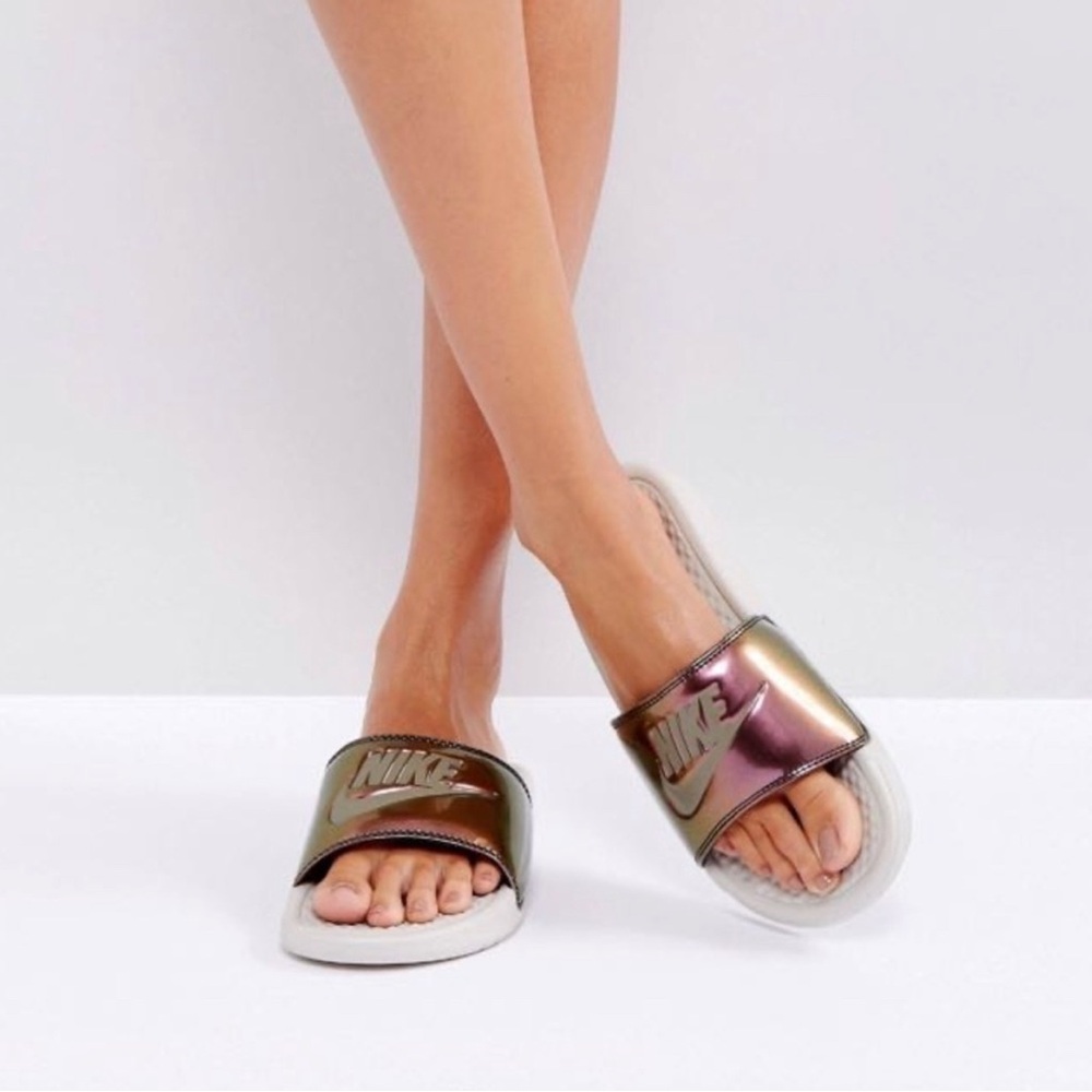Nike Slides Sandals Benassi Sz 7 Pool Beach Metallic Iridescent